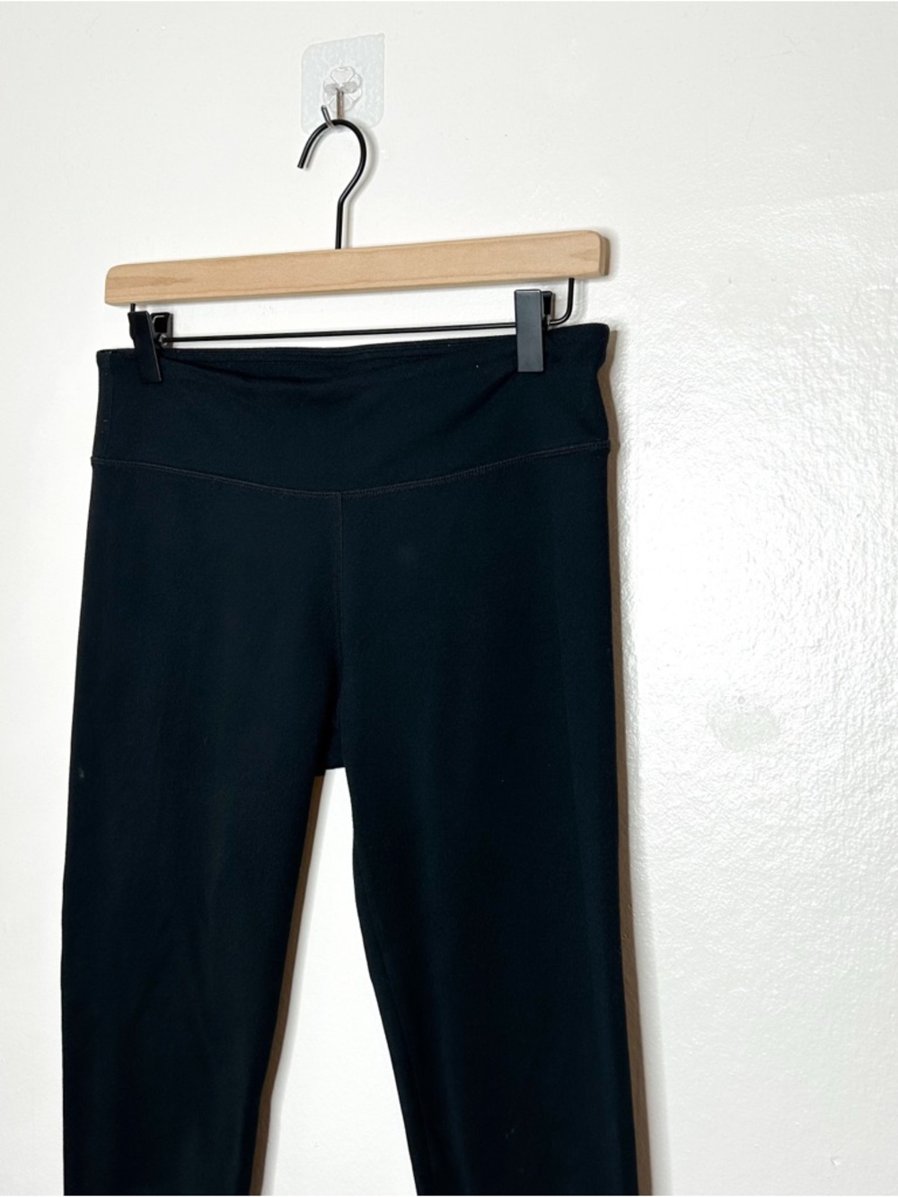 Fabletics Womens Lace Up Front Crisscross Black Athletic Leggings Medium M - Picture 4 of 6